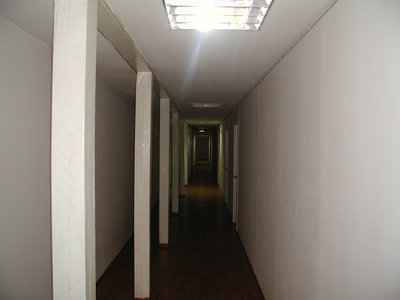 один из коридоров основного здания